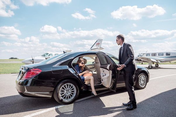 Why You Should Use A Limousine For Airport Transportation